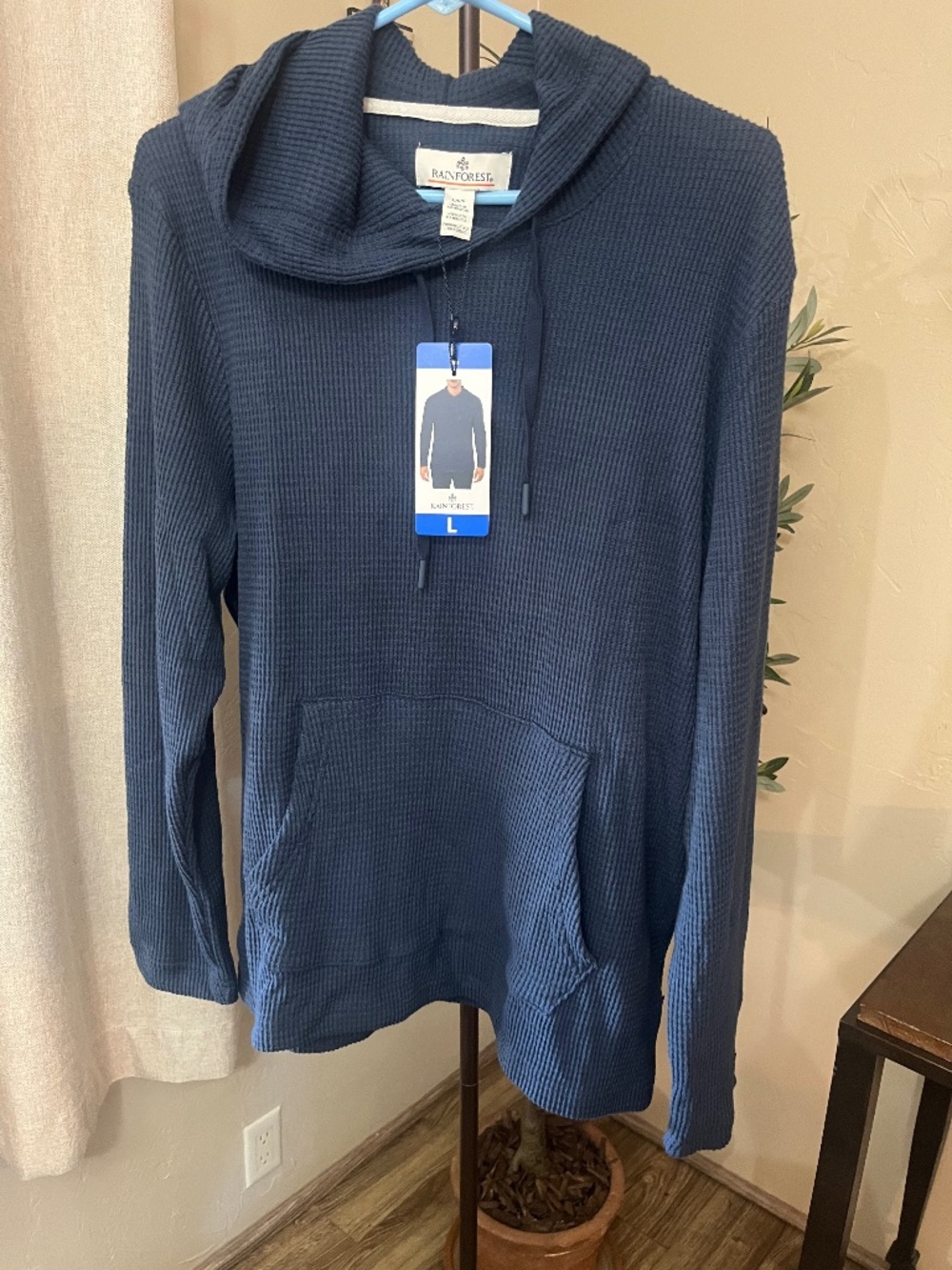 Rainforest Men’s Pullover Hoodie NWT Size Large